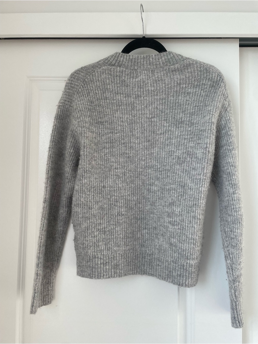 LAST CHANCE‼️ H&M Women's Ribbed Crewneck Sweater - Heather Gray - Picture 3 of 4